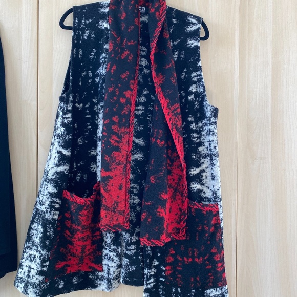 ART OF CLOTH wool vest over blk Cashmere sweater - Picture 2 of 6